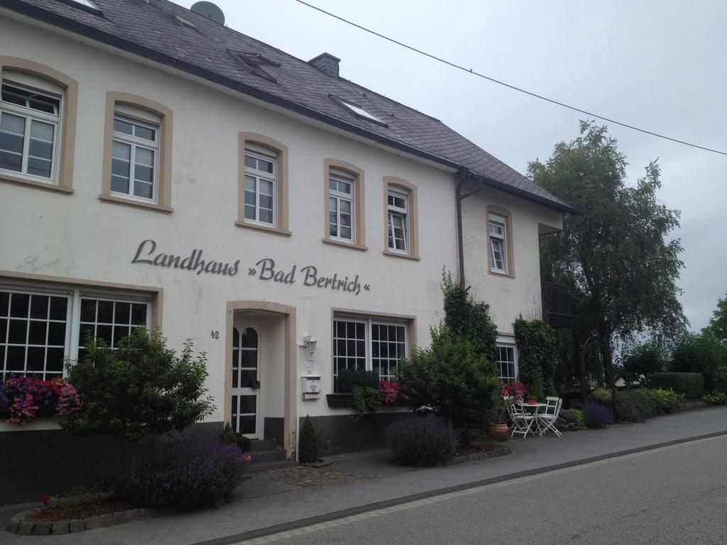 Landhaus Bad Bertrich Exterior photo