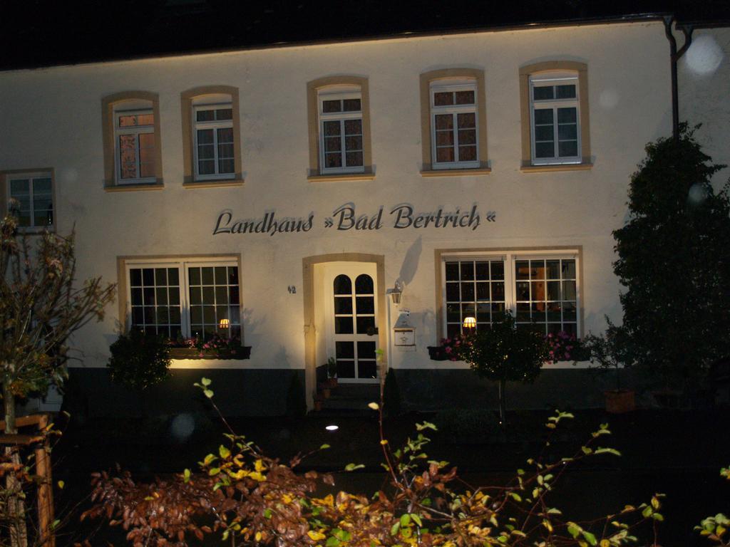 Landhaus Bad Bertrich Exterior photo